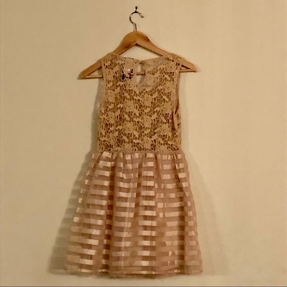 Dress - Picture 2 of 3